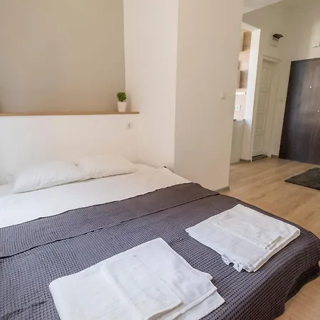 Bluewaveplace - Contemporary In Center Of アパート *