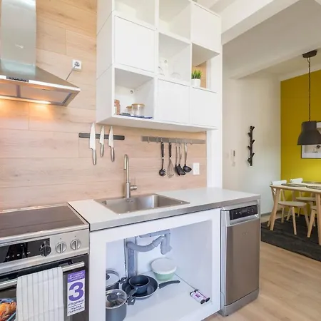 Bluewaveplace - Contemporary In Center Of * София